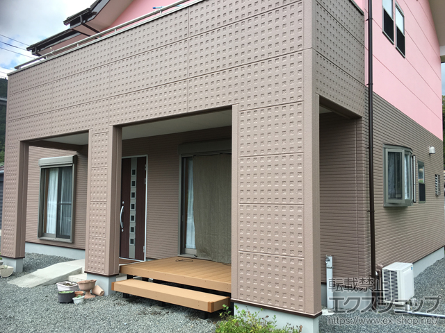 山梨県南巨摩郡南部町ののウッドデッキ リウッドデッキ 200＋段床セット　正面タイプ　1段 施工例