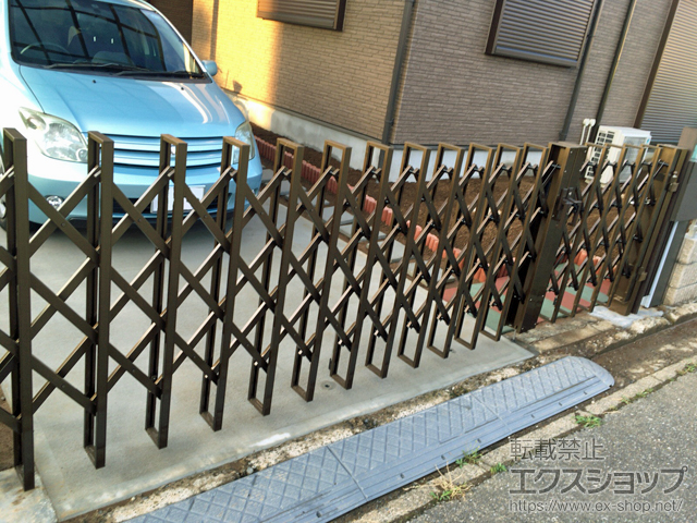千葉県佐倉市ののカーゲート アルシャインHG ノンキャスター 両開き親子 （130+300）W 施工例