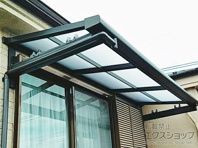 東京都練馬区ののバルコニー・ベランダ屋根 スピーネ F型 ルーフタイプ 単体 積雪〜20cm対応 施工例