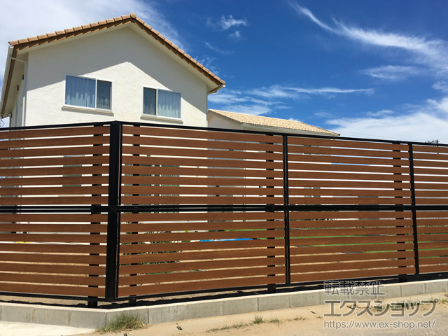 石川県小松市ののフェンス・柵 モクアルフェンス 横板タイプ 2段支柱 自立建て用（パネル2段） 施工例