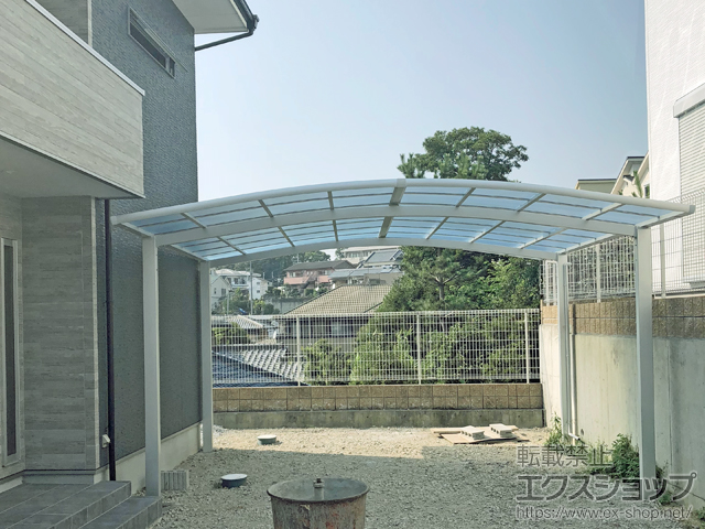 大阪府和泉市ののカーポート ネスカR (ラウンドスタイル) ワイド 積雪〜20cm対応 施工例