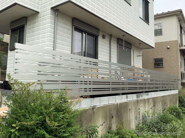 神奈川県川崎市ののフェンス・柵 ルシアスフェンスH03型 横板+細横格子 アルミカラー 自由柱施工 施工例