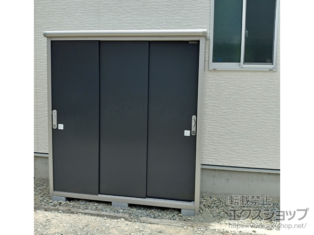 山梨県甲府市のの物置・屋外倉庫 エスモ 一般型 1797×520×1959 ESE-1805A-SM 施工例