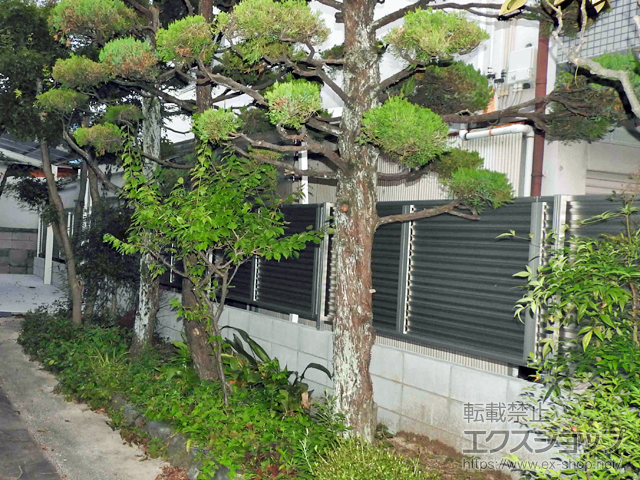 大阪府茨木市ののフェンス・柵 ミエーネフェンス 目隠しルーバータイプ 自由柱施工 施工例