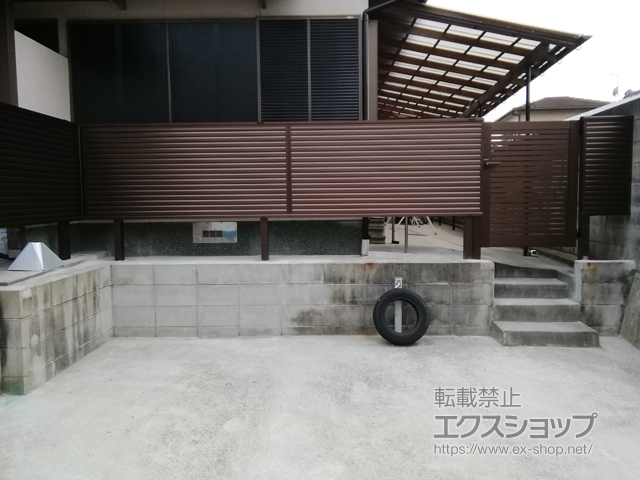 福岡県北九州市ののフェンス・柵 ミエーネ目隠しルーバーフェンス 上段のみ設置 自立建て用 施工例