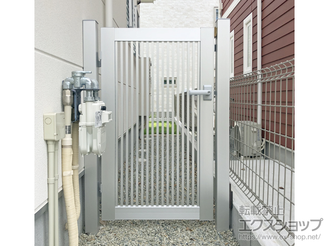 兵庫県神戸市のの門扉 シンプレオ門扉2型 縦格子 片開き 門柱使用 施工例