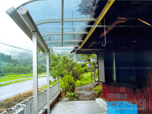 熊本県天草市ののテラス屋根 プレシオステラス R型 テラスタイプ 単体 積雪〜20cm対応 施工例