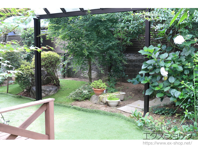 広島県広島市ののフェンス・柵 ミエーネフェンス 目隠しルーバータイプ 2段支柱 自立建て用（パネル1段） 施工例