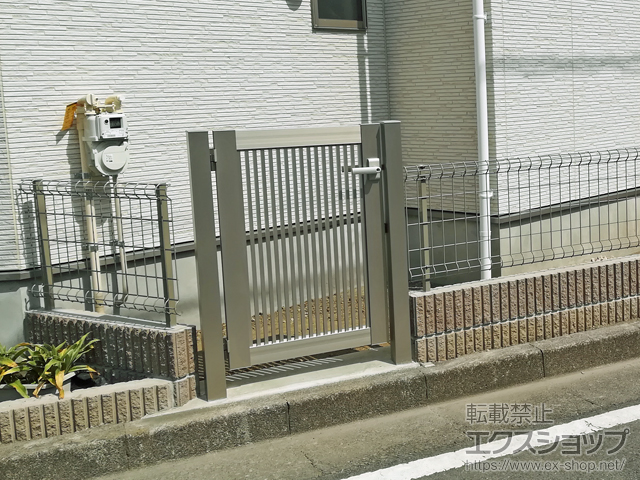 東京都日野市のの門扉 シンプレオ門扉2型 縦格子 片開き 門柱使用 施工例