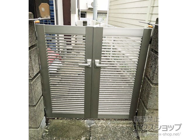 東京都三鷹市のの門扉 シンプレオ門扉1型 横格子 両開き 門柱使用 施工例