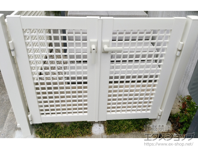 兵庫県川辺郡猪名川町のの門扉 シンプレオ門扉7型 井桁格子 両開き 門柱使用 施工例