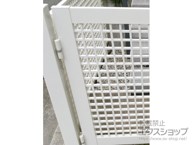 兵庫県川辺郡猪名川町ののフェンス・柵 シンプレオフェンス7型 井桁格子 自由柱施工 施工例