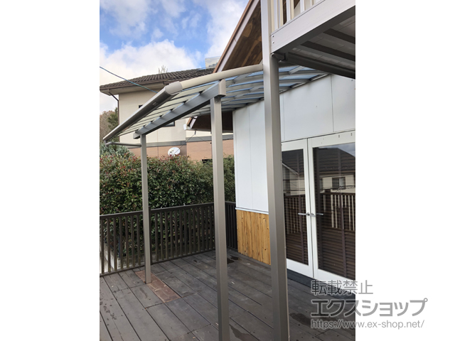 広島県東広島市のLIXIL リクシル（トステム）のテラス屋根 パワーアルファ L型 テラスタイプ 単体 積雪〜30cm対応 施工例