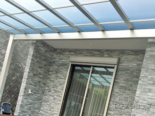 熊本県上益城郡益城町ののテラス屋根 エフルージュ大型テラス 独立タイプ 積雪〜20cm対応 施工例