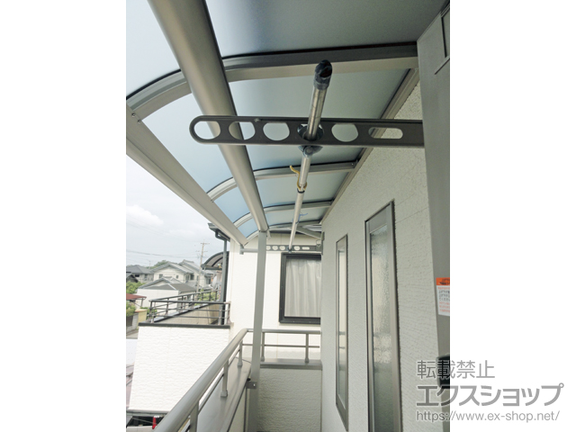愛知県豊橋市ののバルコニー・ベランダ屋根 ヴェクターテラス R型 屋根タイプ 単体 積雪〜20cm対応 施工例