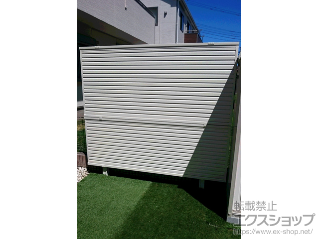 茨城県つくばみらい市ののフェンス・柵 ミエーネフェンス 目隠しルーバータイプ 2段支柱 自立建て用（パネル2段） 施工例