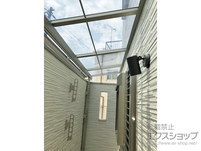 大阪府大東市ののバルコニー・ベランダ屋根 スピーネ F型 屋根タイプ 単体 積雪〜20cm対応 施工例