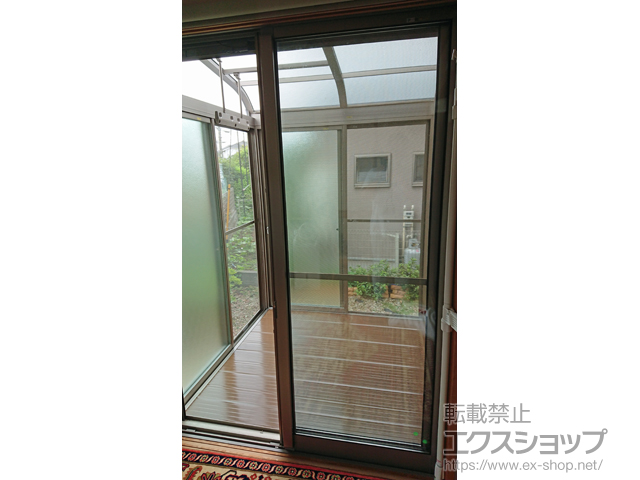 東京都福生市ののテラス囲い・サンルーム サニージュ R型 床納まり ランマ無 積雪〜20cm対応 *片袖納まり 施工例
