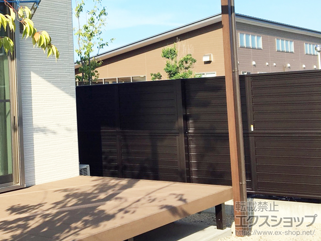 福岡県古賀市のの モクアルフェンス 目隠しタイプ 2段支柱 自立建て用 施工例