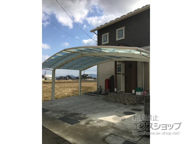 岡山県苫田郡鏡野町のYKKAPのカーポート レイナトリプルポートグラン　積雪～20cm対応 施工例