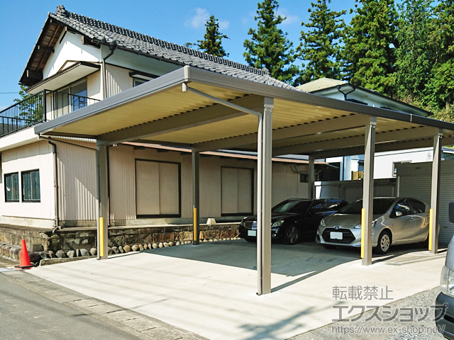 埼玉県比企郡嵐山町のLIXIL リクシル（トステム）のカーポート テリオスポートIII 3000 4台用 縦連棟 角柱8本仕様 積雪〜100cm対応 施工例