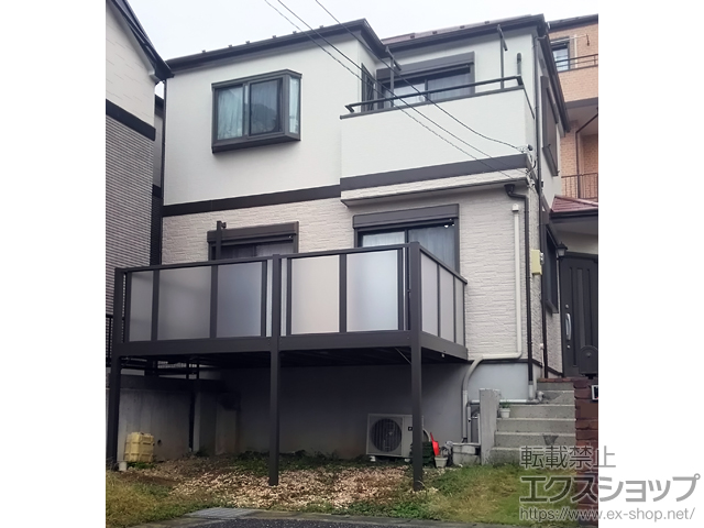 神奈川県横浜市のLIXIL リクシル（トステム）のバルコニー ビューステージHスタイル パネルマット 単体 柱建て式 *片袖納まり 施工例