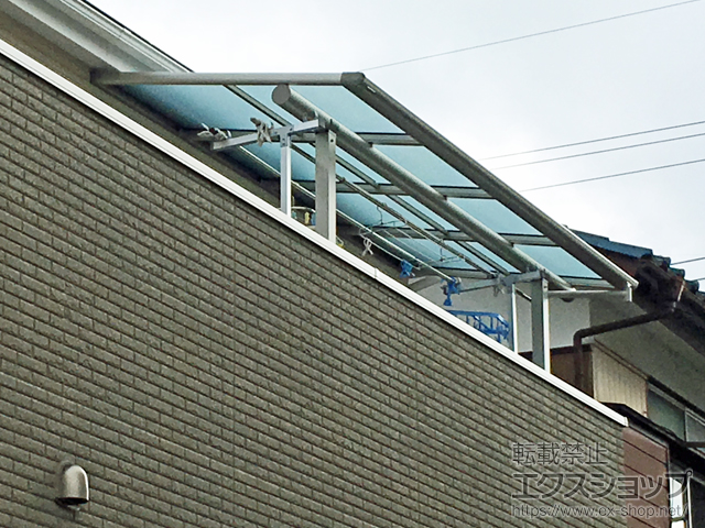 埼玉県新座市ののバルコニー・ベランダ屋根 ヴェクターテラス F型 屋根タイプ 単体 積雪〜20cm対応 施工例
