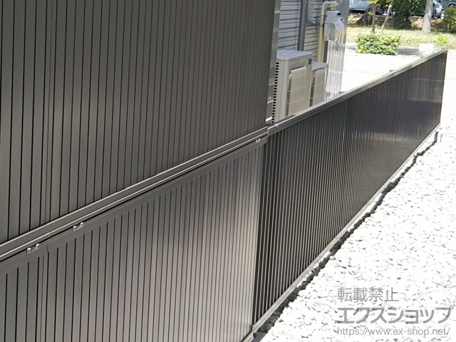 新潟県新潟市ののフェンス・柵 プレスタフェンス 2型 細たて桟 フリーポールタイプ 施工例