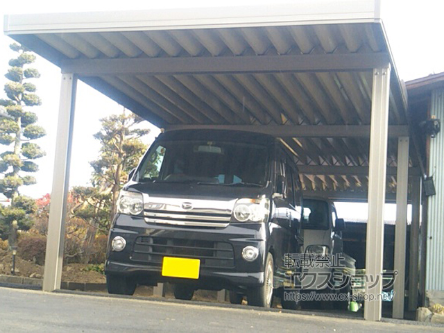 長野県大町市のLIXIL リクシル（トステム）のカーポート テリオスポートIII 1500 縦連棟 角柱8本仕様 積雪〜50cm対応 施工例