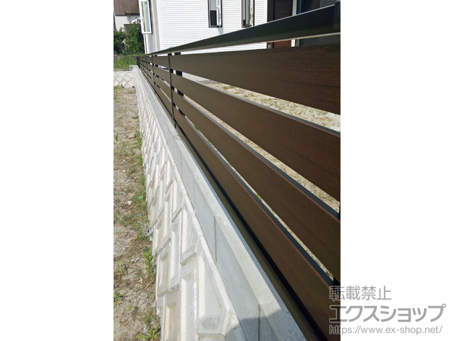 熊本県水俣市ののフェンス・柵 モクアルフェンス 横板タイプ 自由柱施工 施工例