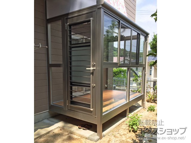 愛媛県松山市ののテラス囲い・サンルーム サニージュ R型 床納まり ランマ無 積雪〜20cm対応 施工例
