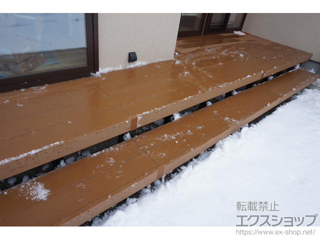 新潟県新潟市ののウッドデッキ リウッドデッキ 200＋段床セット 正面タイプ 1段 施工例