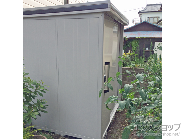 神奈川県中郡二宮町のの物置・屋外倉庫 エルモ 一般型 1870×1870×2118（LMD-1818） LMD-1818-CB 施工例