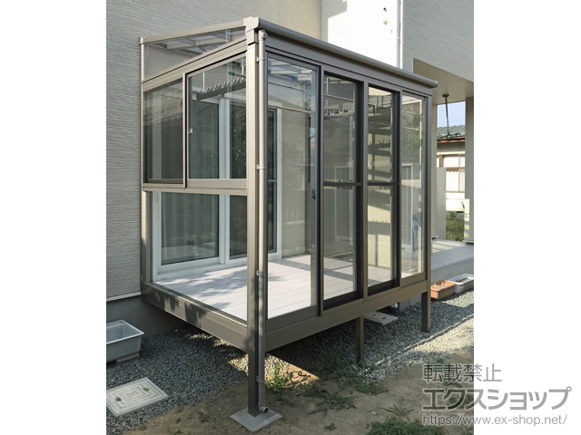 長野県長野市ののテラス囲い・サンルーム サニージュ F型 床納まり ランマ無 積雪〜50cm対応 施工例