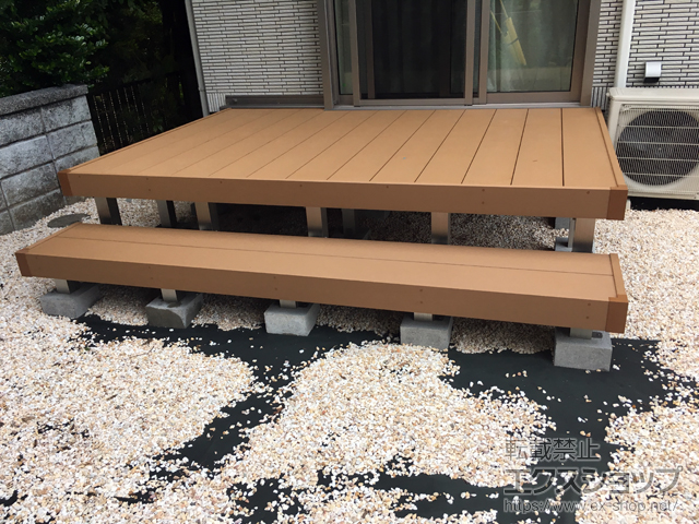 福岡県小郡市ののウッドデッキ リウッドデッキ 200＋段床セット 正面タイプ 1段 施工例