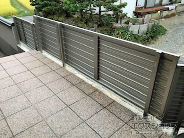 長野県上田市ののフェンス・柵 ミエーネフェンス 目隠しルーバータイプ 自由柱施工 施工例