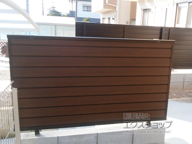 広島県東広島市ののフェンス・柵 ルシアスフェンスF02型 横目隠し 複合カラー 自由柱施工 施工例