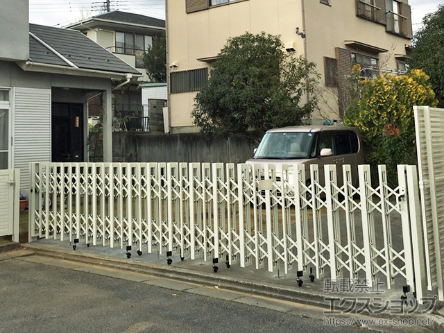 山梨県甲斐市ののカーゲート アルシャインII HW型Aタイプ ノンレール 片開き 620S 施工例