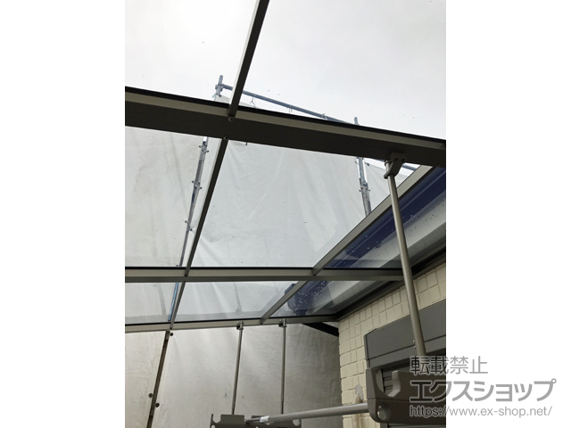 大阪府東大阪市ののバルコニー・ベランダ屋根 スピーネ Ｒ型 屋根タイプ 単体 積雪〜20cm対応 施工例