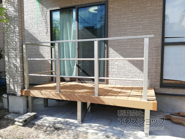 熊本県熊本市ののウッドデッキ リウッドデッキ 200＋ルシアスデッキフェンス　B03型〈横格子2本〉 施工例