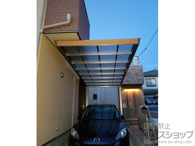 兵庫県伊丹市ののテラス屋根、カーポート マイポートNext 木目調タイプ 積雪〜20cm対応 施工例