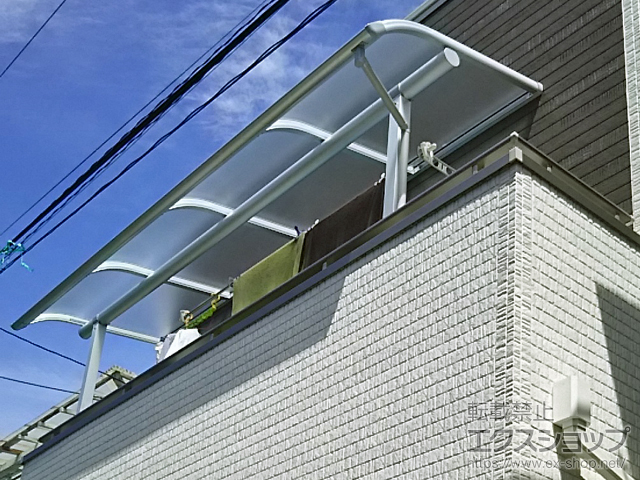 埼玉県川口市ののバルコニー・ベランダ屋根 ヴェクターテラス R型 屋根タイプ 単体 積雪〜20cm対応 施工例