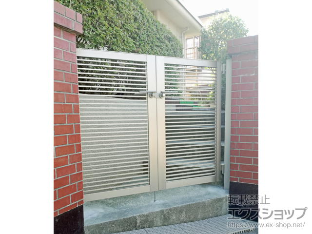 神奈川県横浜市のの門扉 プレスタ門扉 1型 細横桟 両開き 柱使用 施工例