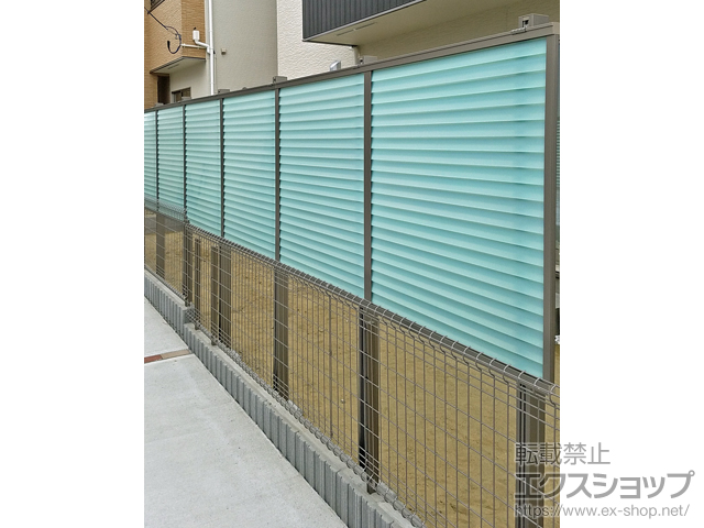 宮城県宮城郡利府町ののフェンス・柵 プレスタフェンス8S型 多段柱（パネル1段） 施工例