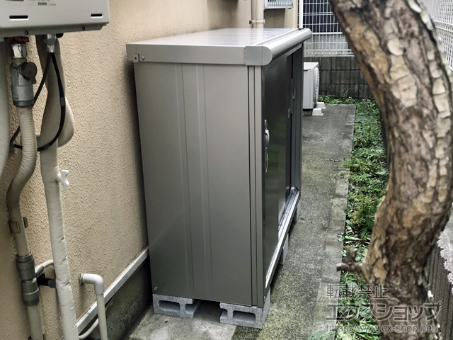 東京都世田谷区のの物置・屋外倉庫 エスモ 一般型 1350×520×1101（ESE-1305Y） ESE-1305Y-SS 施工例