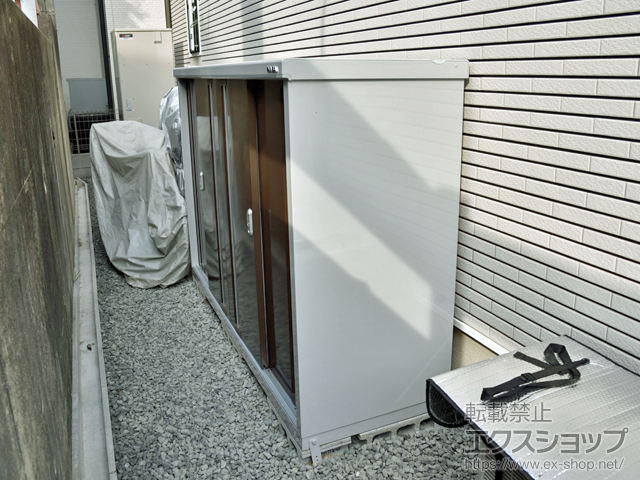 大阪府枚方市のの物置・屋外倉庫 シンプリー 一般型 1940×615×1303 MJX-196C-P-TB 施工例