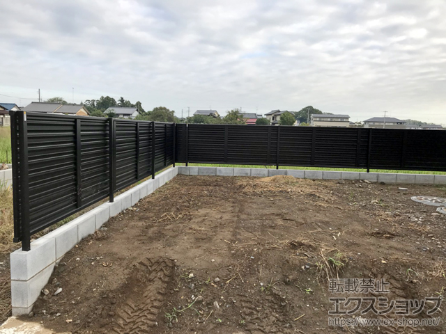 埼玉県羽生市ののフェンス・柵 ミエーネフェンス 目隠しルーバータイプ 自由柱施工 施工例
