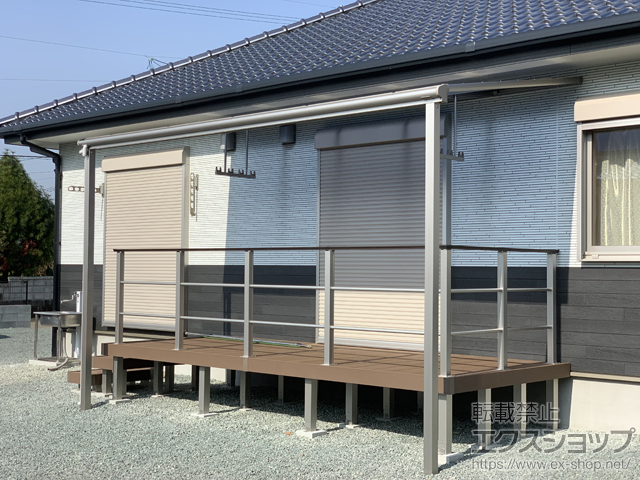 熊本県菊池郡大津町ののウッドデッキ リウッドデッキ 200＋独立式リウッドステップ2型×2台＋ルシアスデッキフェンスＢ03型 横格子2本タイプ 施工例