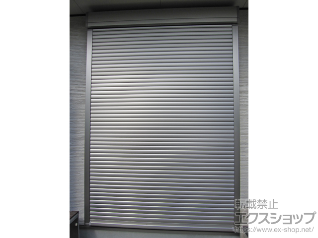 熊本県上益城郡甲佐町のLIXIL リクシル（トステム）の窓シャッター リフォームシャッター クワトロ 手動式 施工例