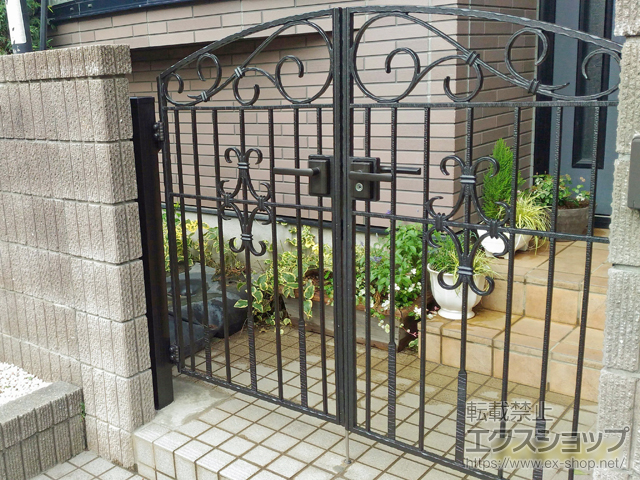 東京都国分寺市のの門扉 コラゾン2型 両開き　柱使用 施工例
